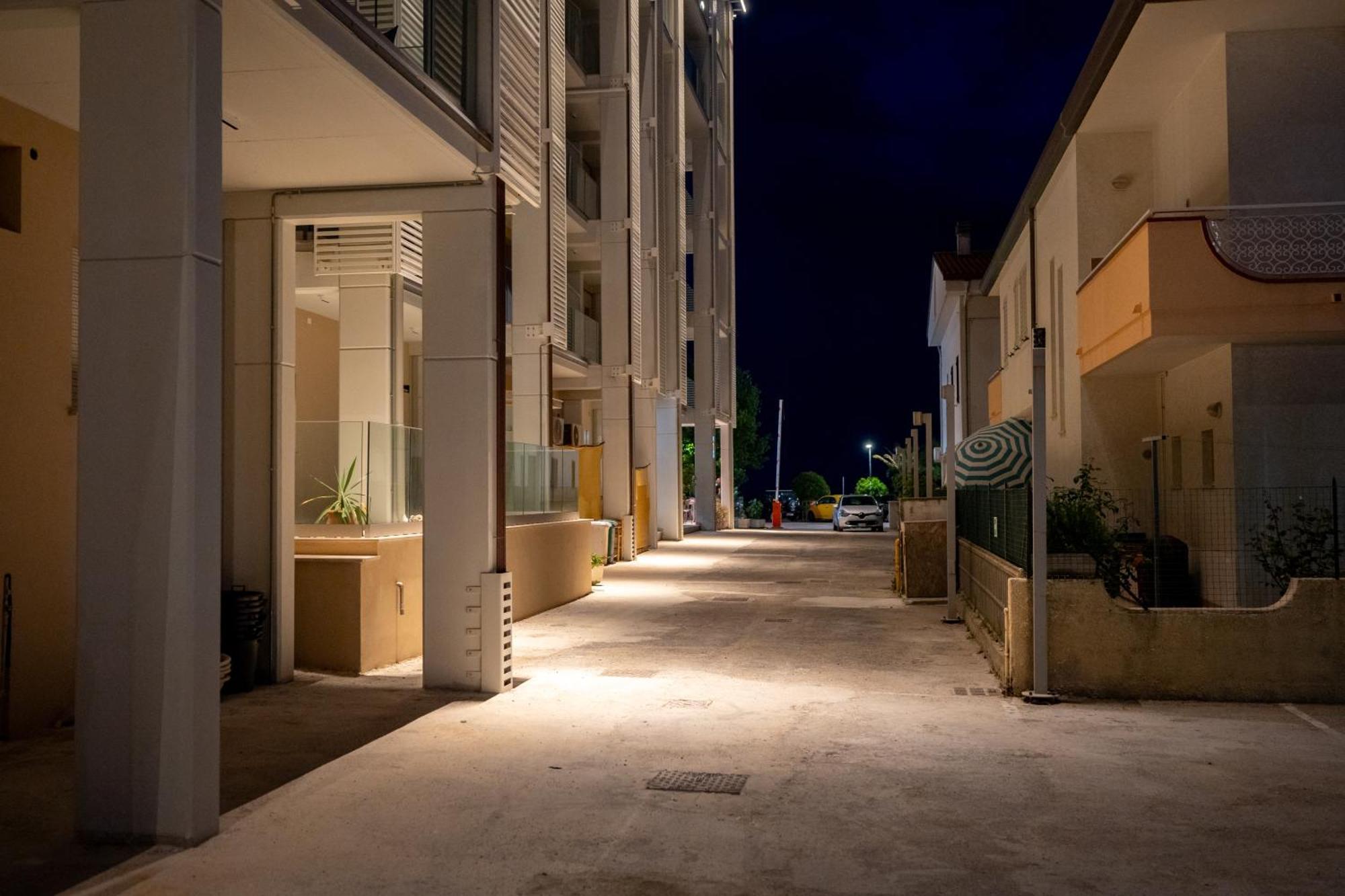 Hotel Petite Fleur Alba Adriatica Exterior foto