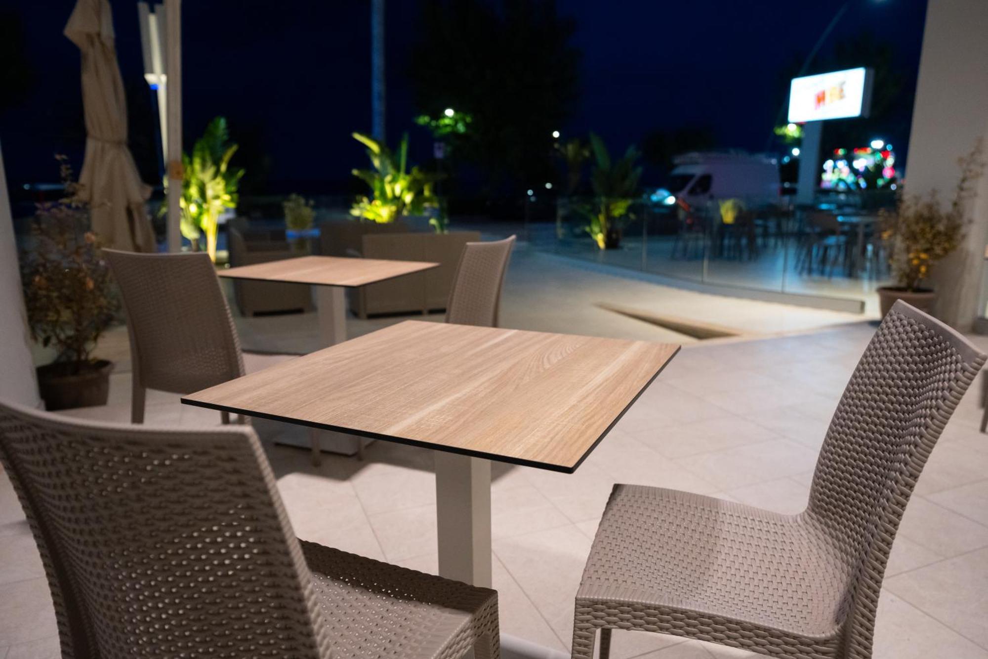 Hotel Petite Fleur Alba Adriatica Exterior foto