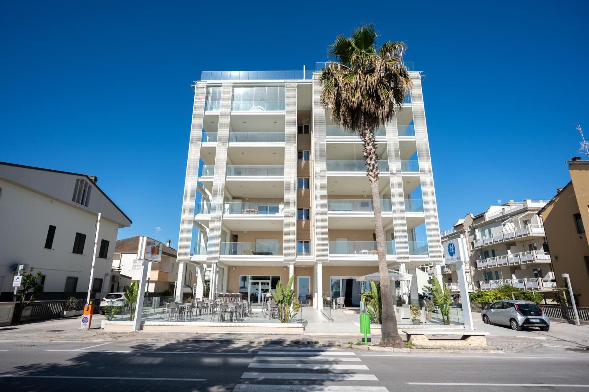 Hotel Petite Fleur Alba Adriatica Exterior foto